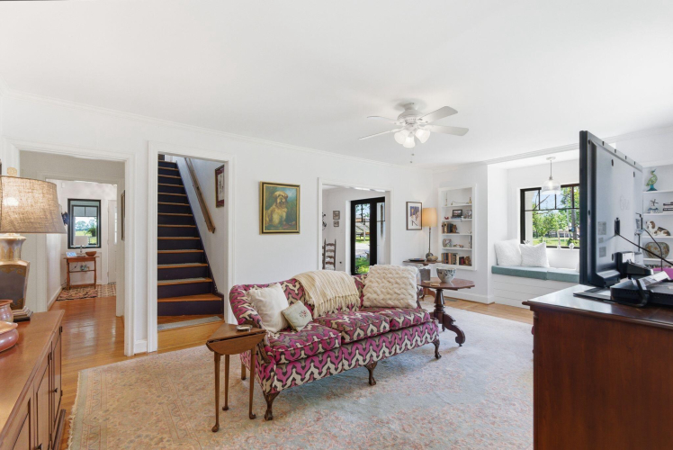 Listing Image 8