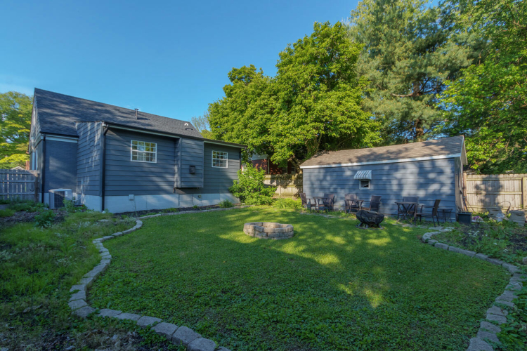 Listing Image 12