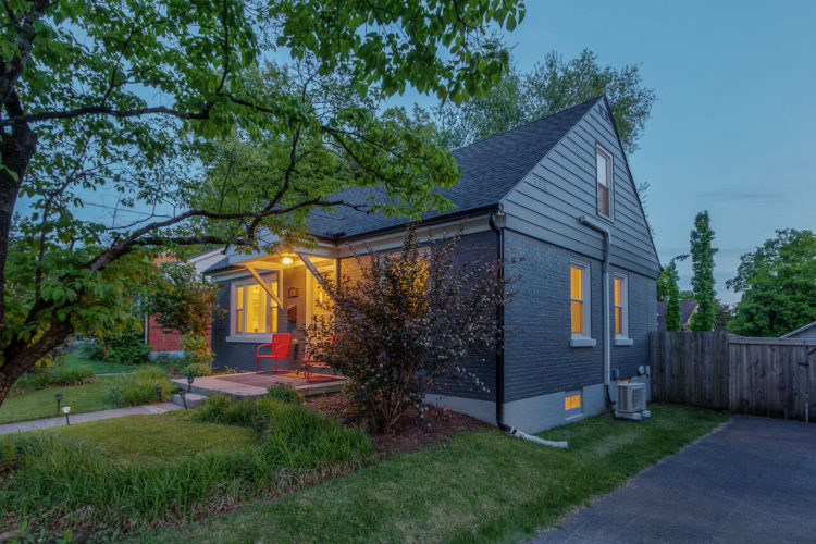 Listing Image 5