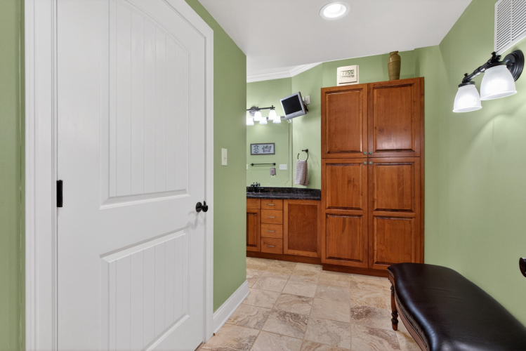Listing Image 56