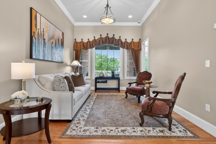 Listing Image 10