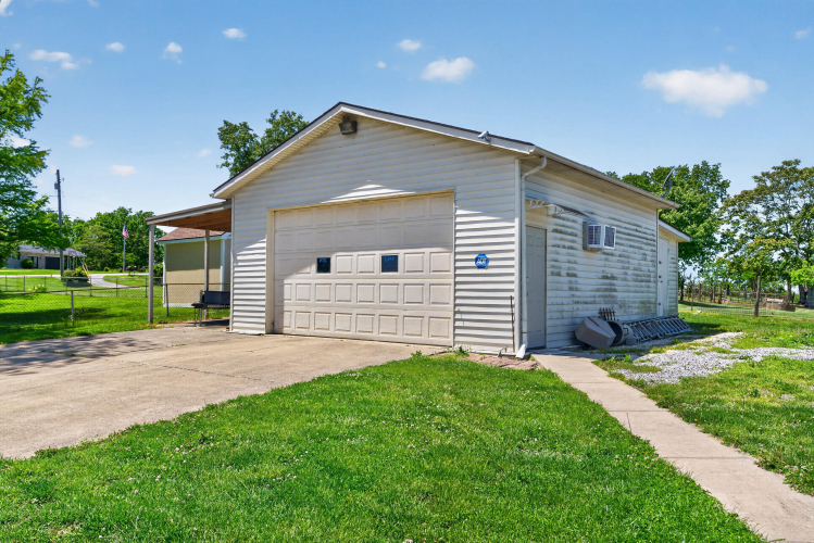 Listing Image 32