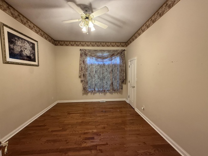 Listing Image 32