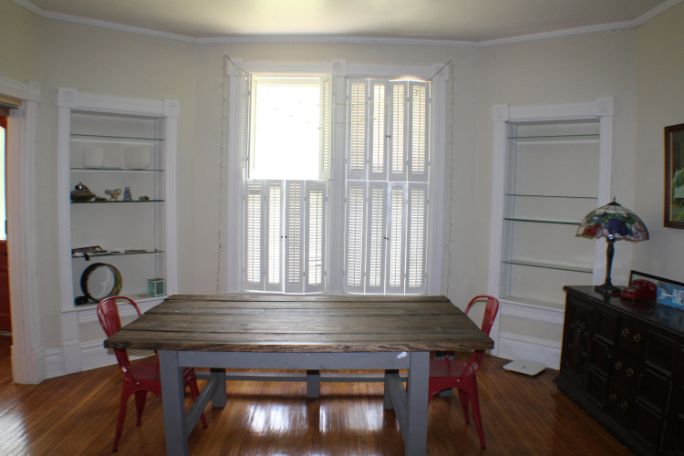 Listing Image 4