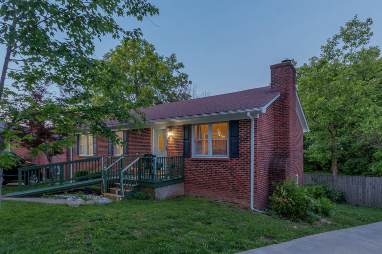 Listing Image 5