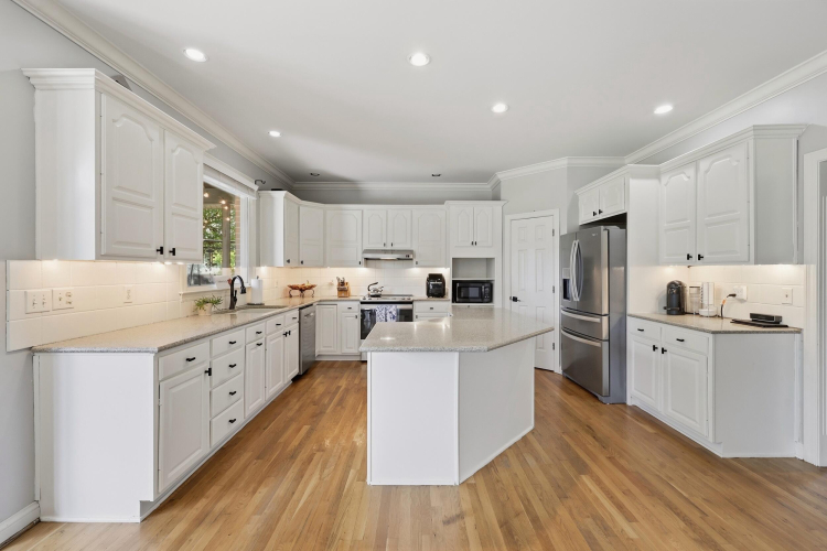 Listing Image 19