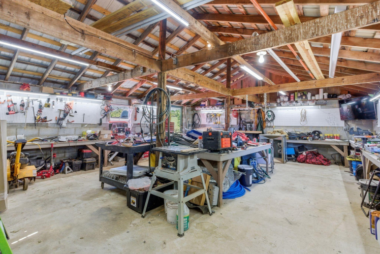Listing Image 17