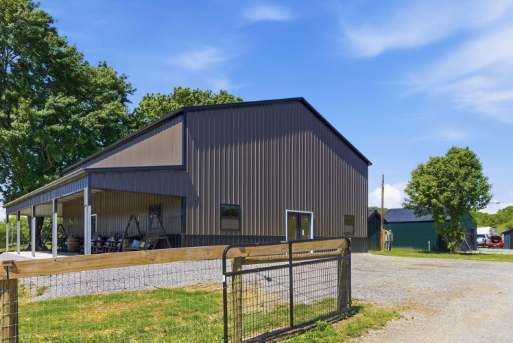 Listing Image 4