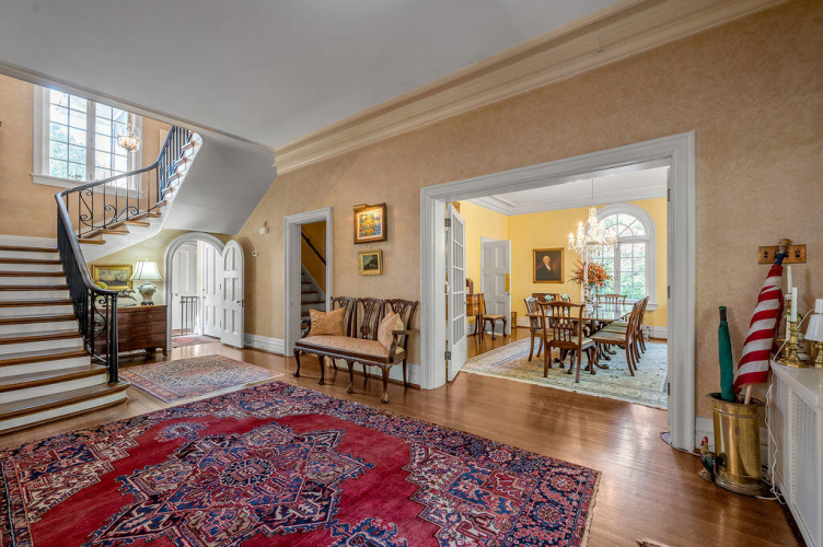 Listing Image 8
