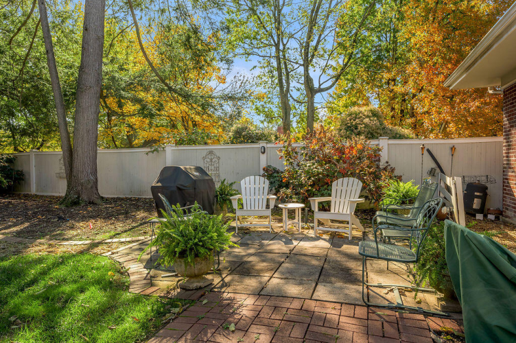 Listing Image 80