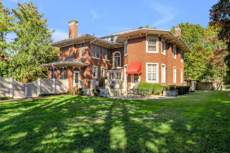 Listing Image 82