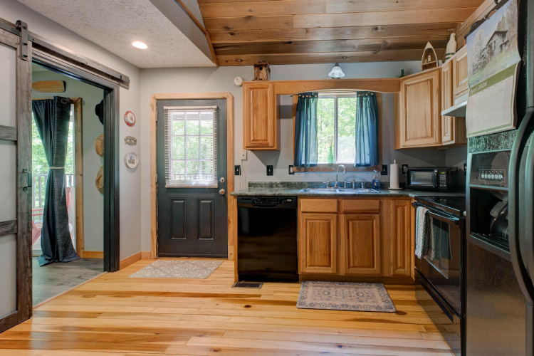 Listing Image 10