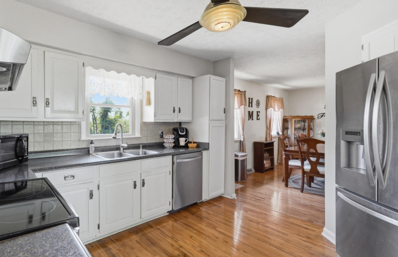 Listing Image 13