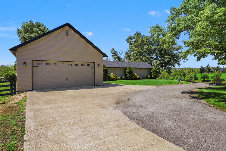 Listing Image 44