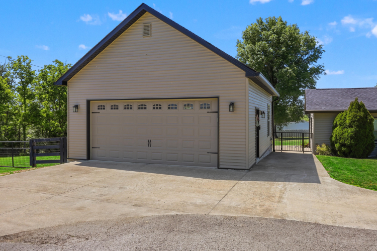 Listing Image 45