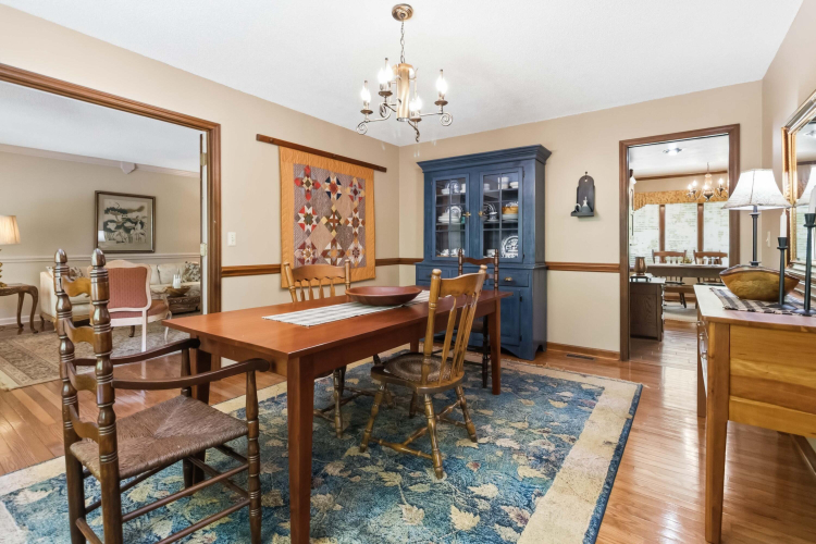 Listing Image 15