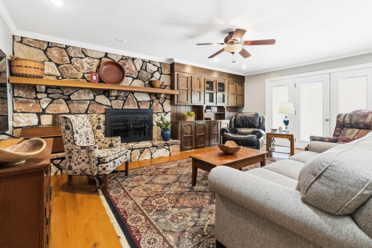 Listing Image 22