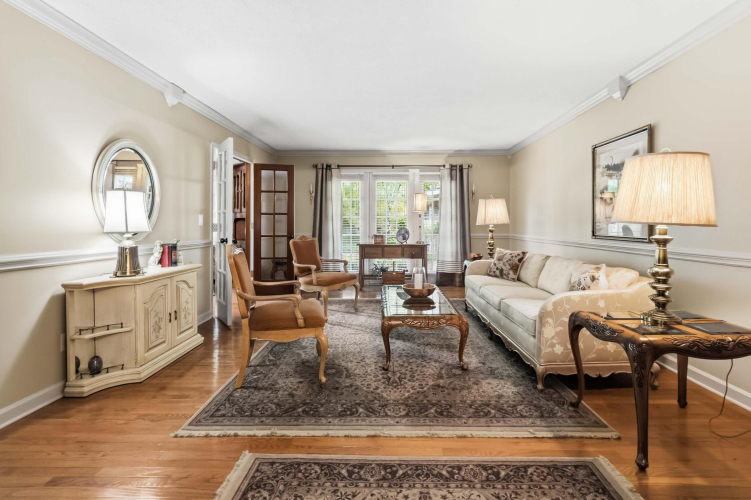 Listing Image 10