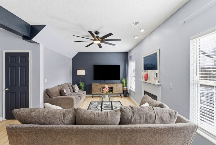 Listing Image 12