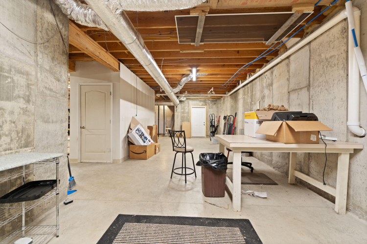 Listing Image 50