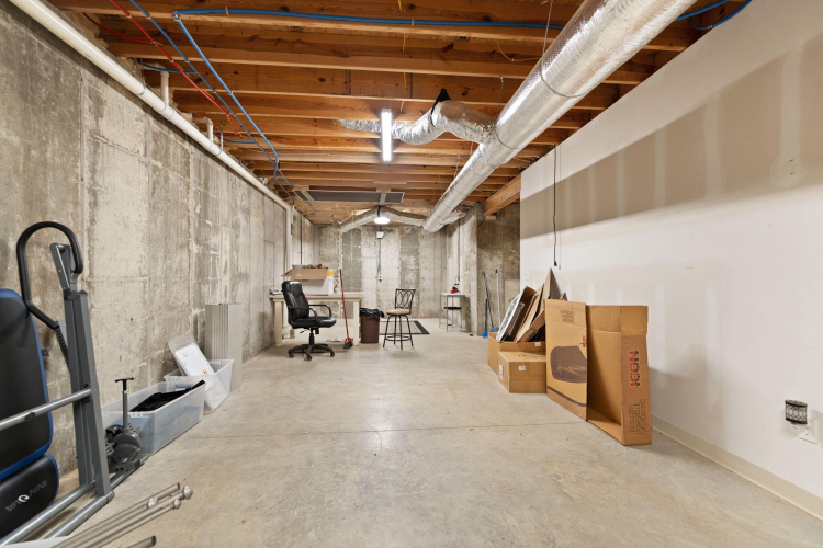 Listing Image 52