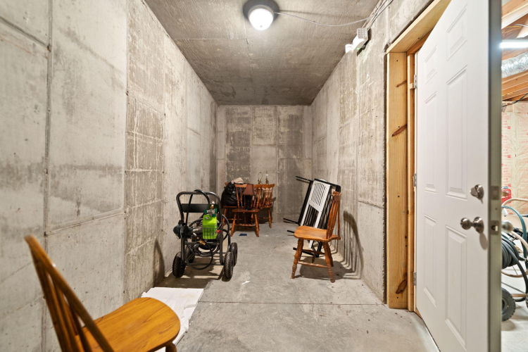 Listing Image 57