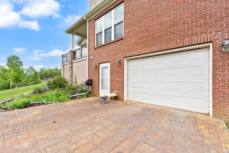 Listing Image 75