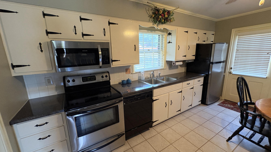 Listing Image 14
