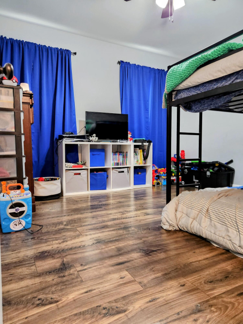 Listing Image 12