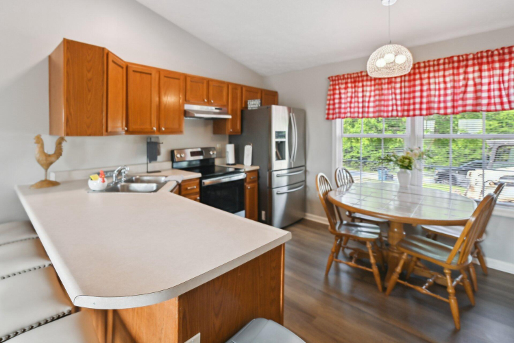 Listing Image 12