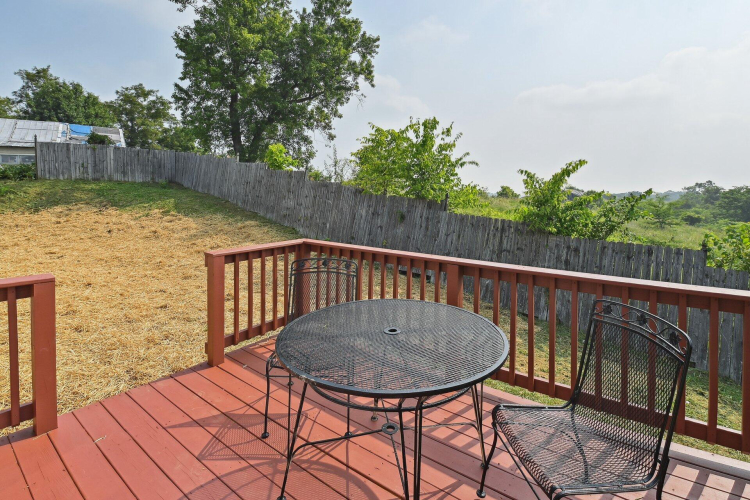 Listing Image 5
