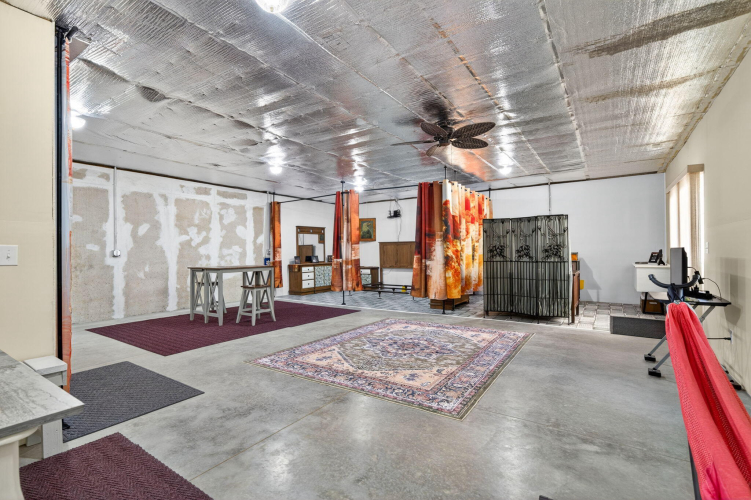 Listing Image 33