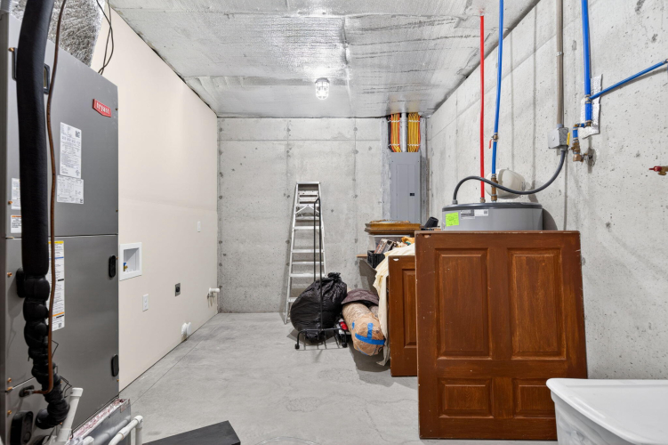 Listing Image 38