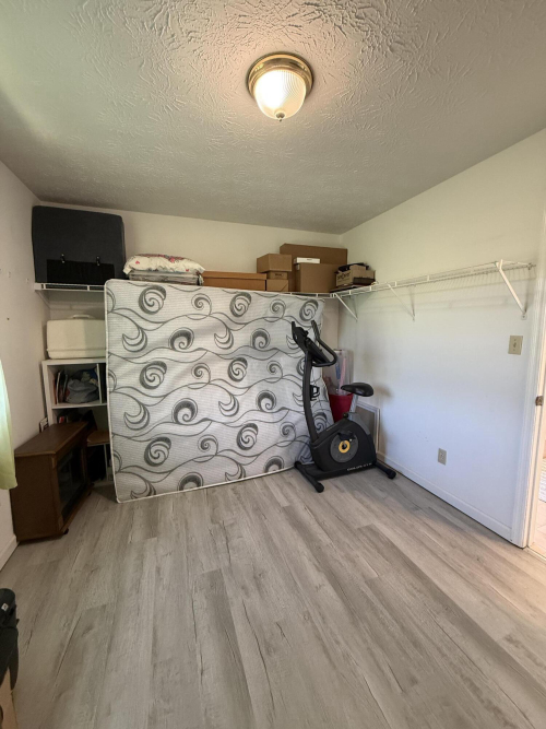 Listing Image 64