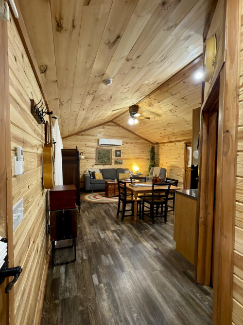 Listing Image 4