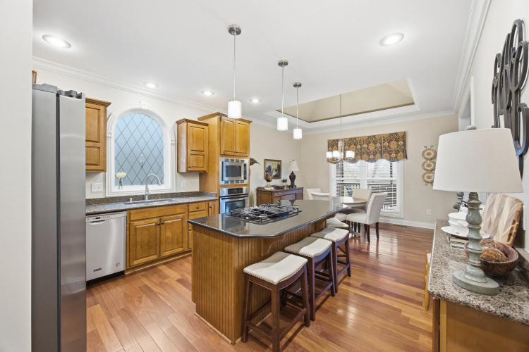 Listing Image 5