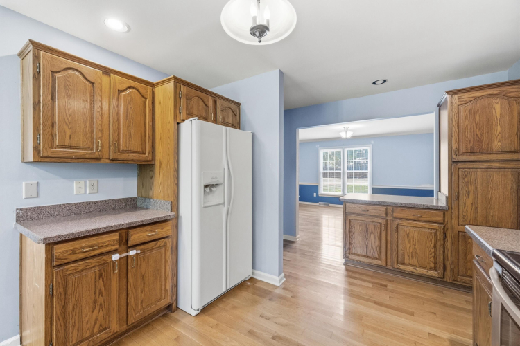 Listing Image 14