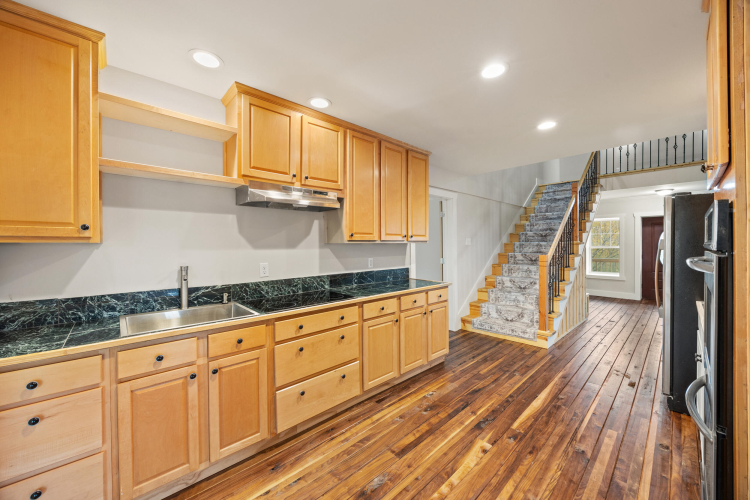 Listing Image 13