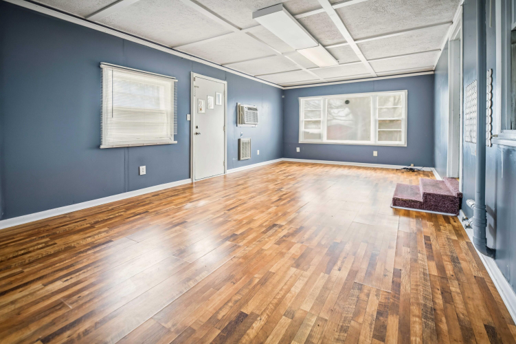 Listing Image 18