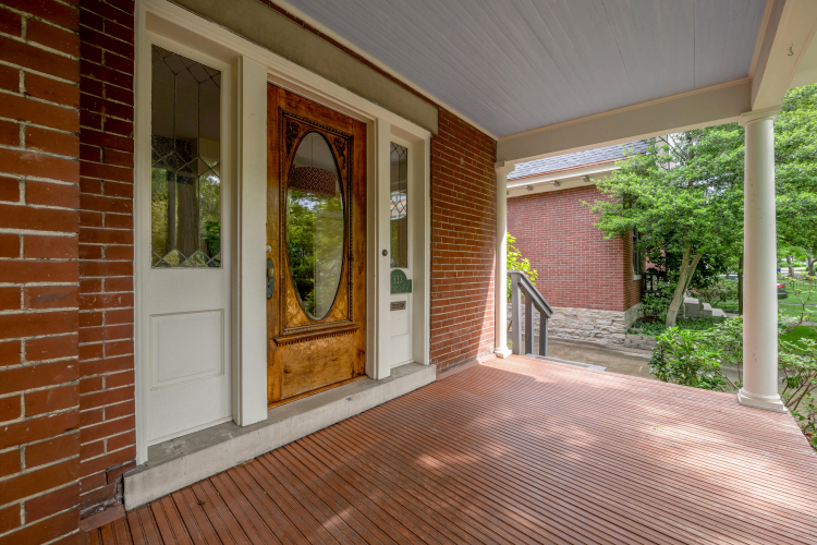 Listing Image 4