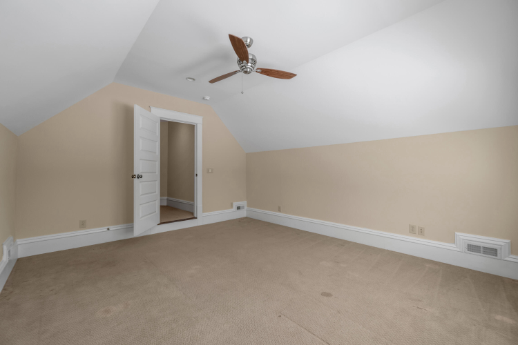 Listing Image 58