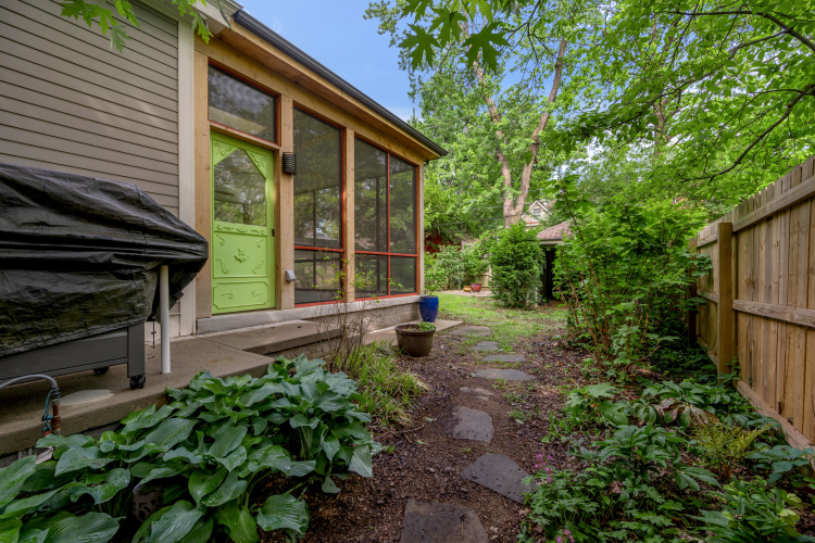 Listing Image 64