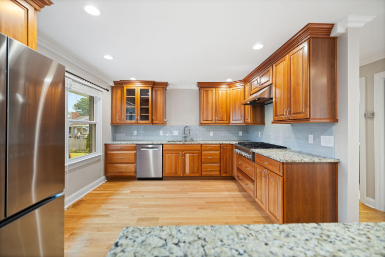 Listing Image 13