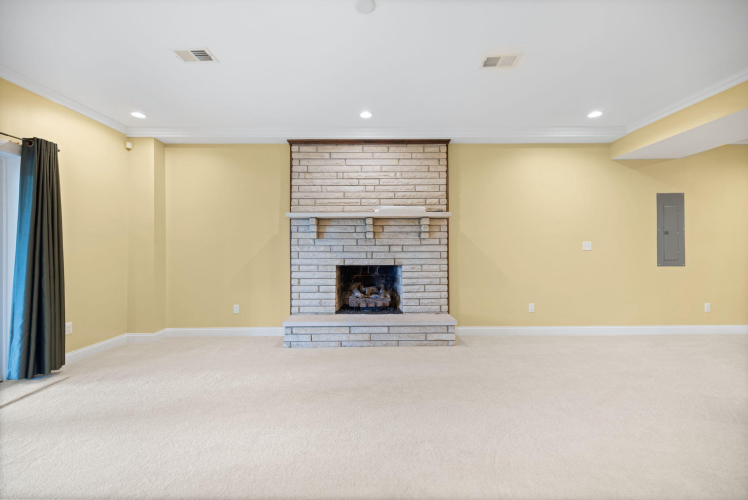 Listing Image 53