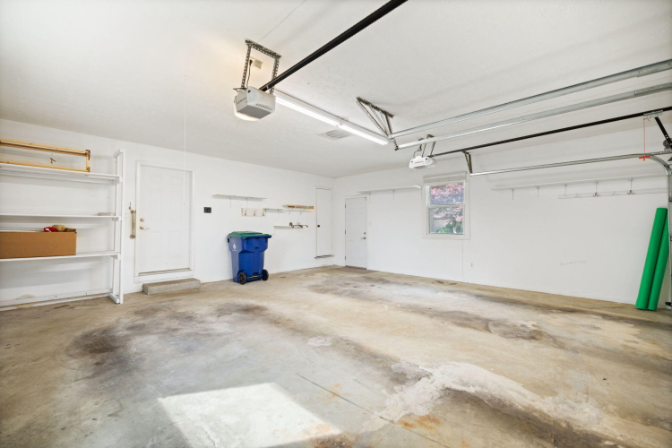 Listing Image 82