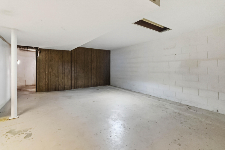 Listing Image 45