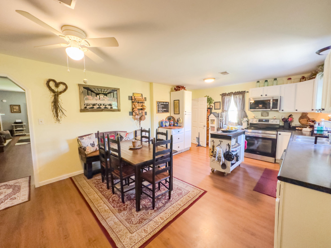 Listing Image 19