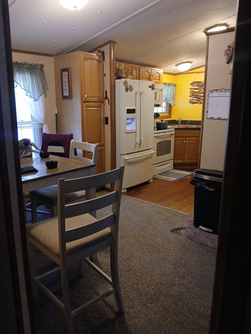 Listing Image 4