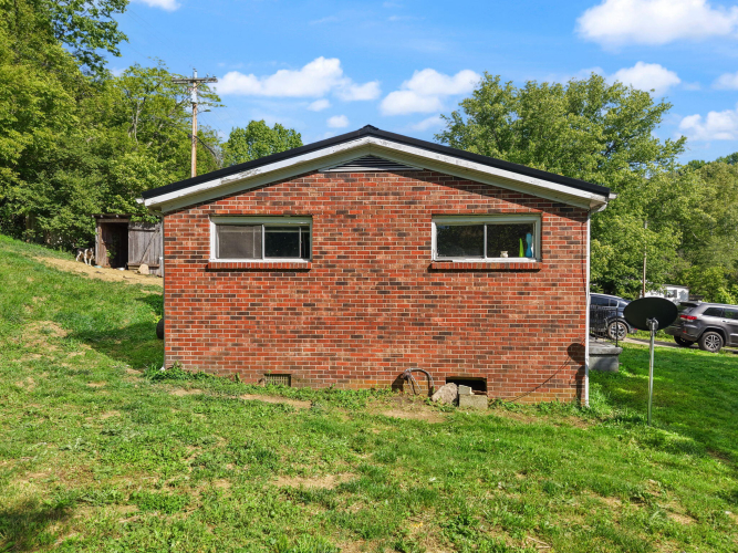 Listing Image 40