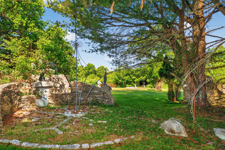 Listing Image 16
